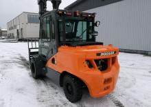 Čelní vysokozdvižné dieselové vozíky Doosan D50C-7
