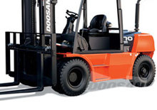 Čelní vysokozdvižné dieselové vozíky Doosan D70S-5 (2G)