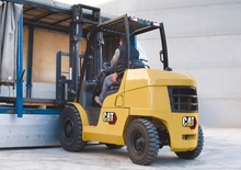 Čelní vysokozdvižné dieselové vozíky Caterpillar DP45N3