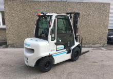 Čelní vysokozdvižné dieselové vozíky UniCarriers DX 30