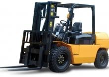 Čelní vysokozdvižné dieselové vozíky Komatsu FD 135-5