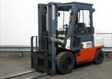 Čelní vysokozdvižné dieselové vozíky Nissan FGJ 02 A 30 U
