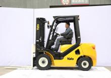 Čelní vysokozdvižné dieselové vozíky Yale GDP30UX