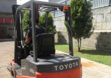 Čelní vysokozdvižné elektrické vozíky Toyota 8 FBN 25
