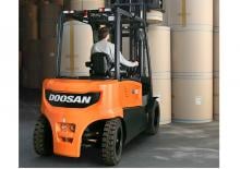 Čelní vysokozdvižné elektrické vozíky Doosan B50X-7