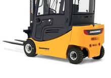Čelní vysokozdvižné elektrické vozíky Jungheinrich EFG 320