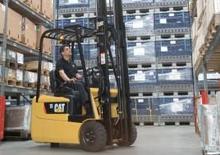 Čelní vysokozdvižné elektrické vozíky Caterpillar EP10K RT PAC