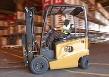 Čelní vysokozdvižné elektrické vozíky Caterpillar EP25AN