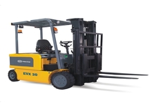 Čelní vysokozdvižné elektrické vozíky OM EVX30