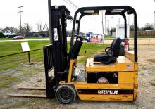Čelní vysokozdvižné elektrické vozíky Caterpillar FC 40
