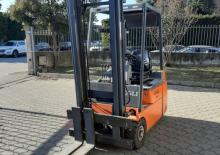 Čelní vysokozdvižné elektrické vozíky Lugli POLO 18