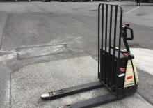 Čelní vysokozdvižné elektrické vozíky Crown RC 5530/35-30