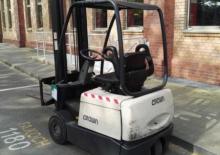 Čelní vysokozdvižné elektrické vozíky Crown SC 3013