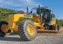Grejdry Komatsu GD655-6