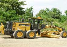 Grejdry Komatsu GD655-7
