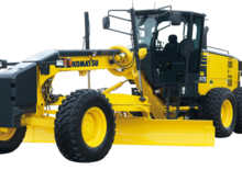Grejdry Komatsu GD675-5