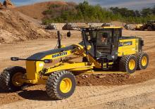 Grejdry Komatsu GD675-6 