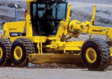 Grejdry Komatsu GD825A-2