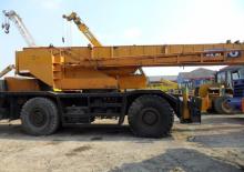 Jeřáby pro těžký terén Kato KR 500 4x4