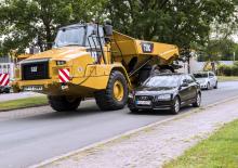Kloubové dampry Caterpillar 730