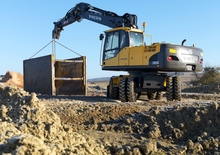 Kolová rypadla Volvo EW210C