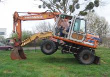 Kolová rypadla Fiat-Hitachi FH 130 W.3