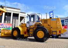 Kolové buldozery Belaz 68020