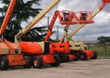 Kolové kloubové pracovní plošiny JLG 800A