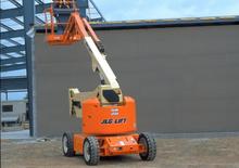 Kolové kloubové pracovní plošiny JLG E450AJ
