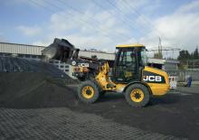 Kolové nakladače JCB 406