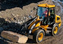 Kolové nakladače JCB 409