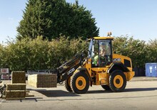 Kolové nakladače JCB 411 HT