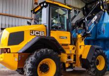 Kolové nakladače JCB 413 S