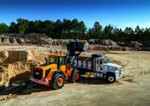 Kolové nakladače JCB 437 HT