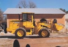 Kolové nakladače John Deere Construction 444 H