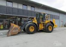 Kolové nakladače John Deere Construction 824 J