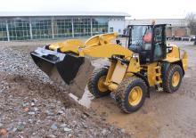 Kolové nakladače Caterpillar 918M