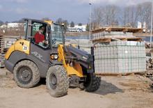 Kolové nakladače Mecalac AX 850