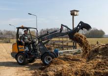 Kolové nakladače Giant G2300 HD