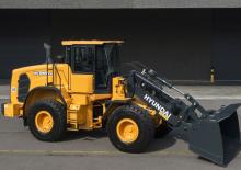 Kolové nakladače Hyundai HL955
