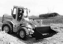 Kolové nakladače MF Industrial MF 613
