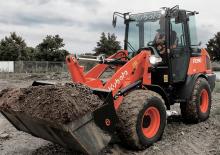 Kolové nakladače Kubota R090