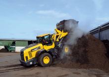 Kolové nakladače Komatsu WA320-8E0