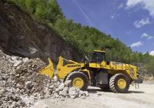 Kolové nakladače Komatsu WA600-8E0