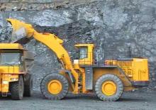 Kolové nakladače Komatsu WA700-1