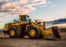 Kolové nakladače Komatsu WA800-8E0