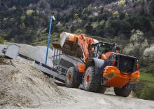 Kolové nakladače Hitachi ZW 330-5