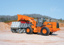 Kolové nakladače Hitachi ZW 330