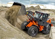 Kolové nakladače Hitachi ZW160-7