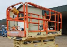 Kolové nůžkové plošiny JLG CM 2546